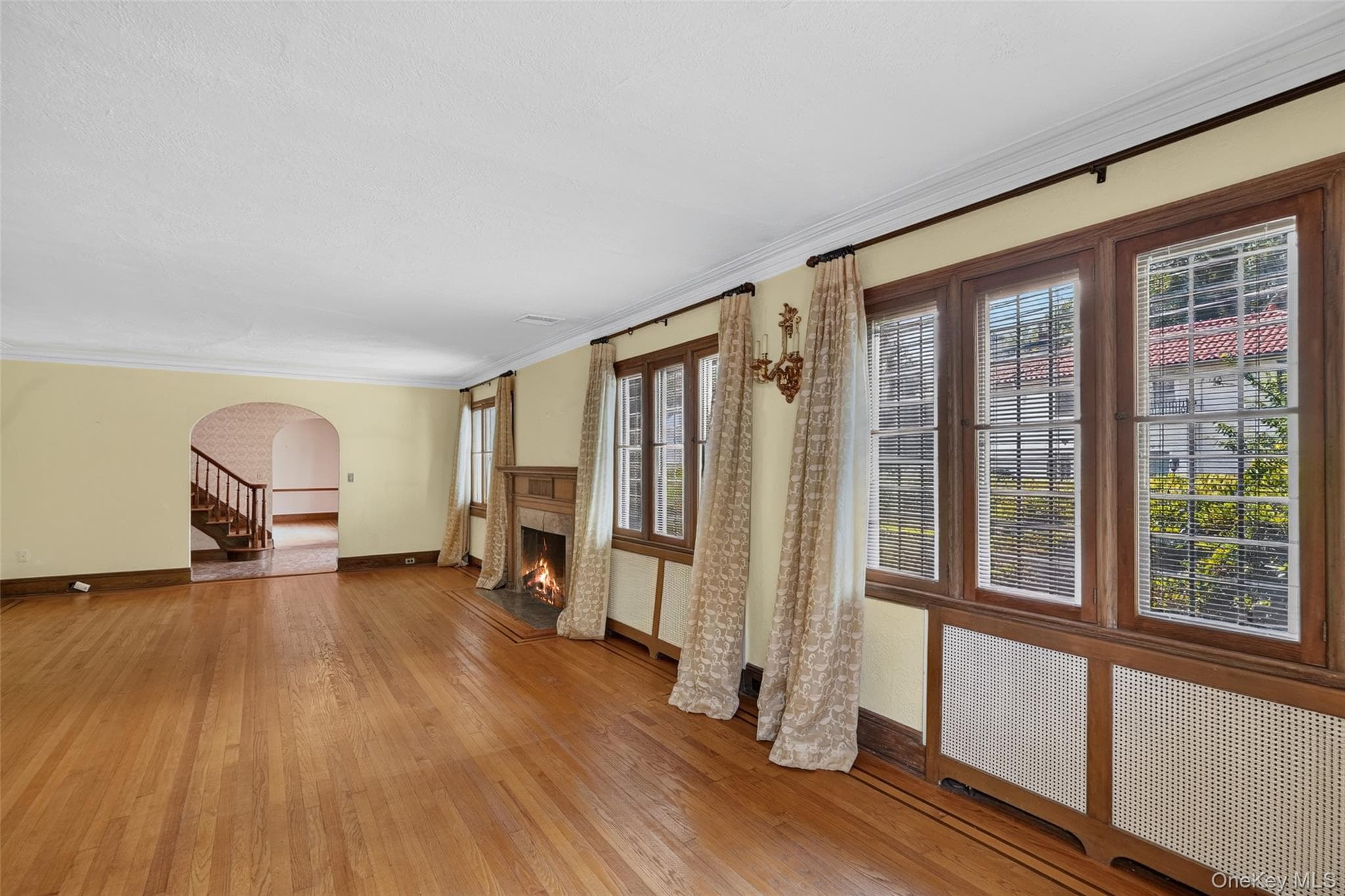 297 E Devonia Avenue thumbnail 12