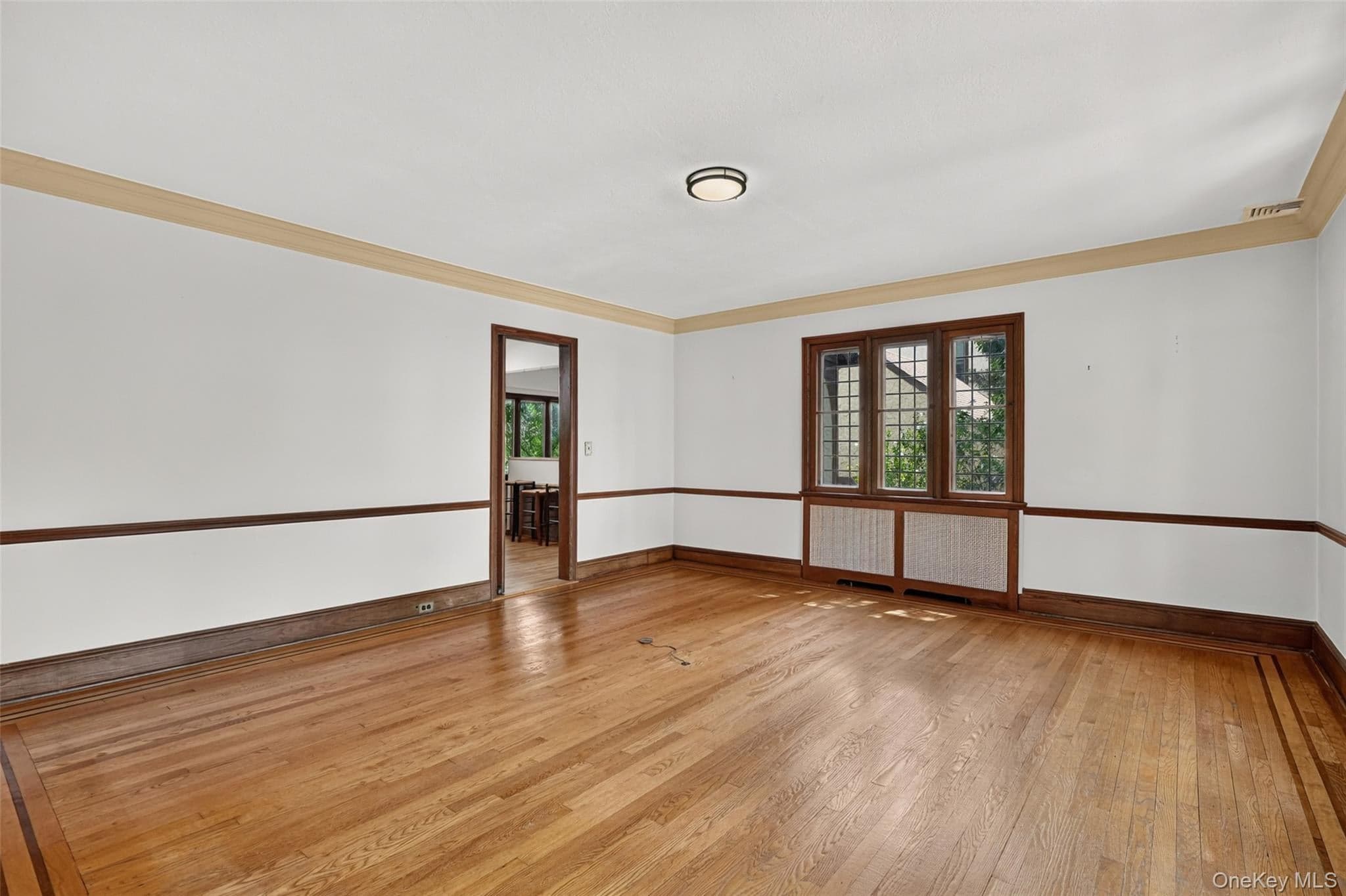 297 E Devonia Avenue thumbnail 7