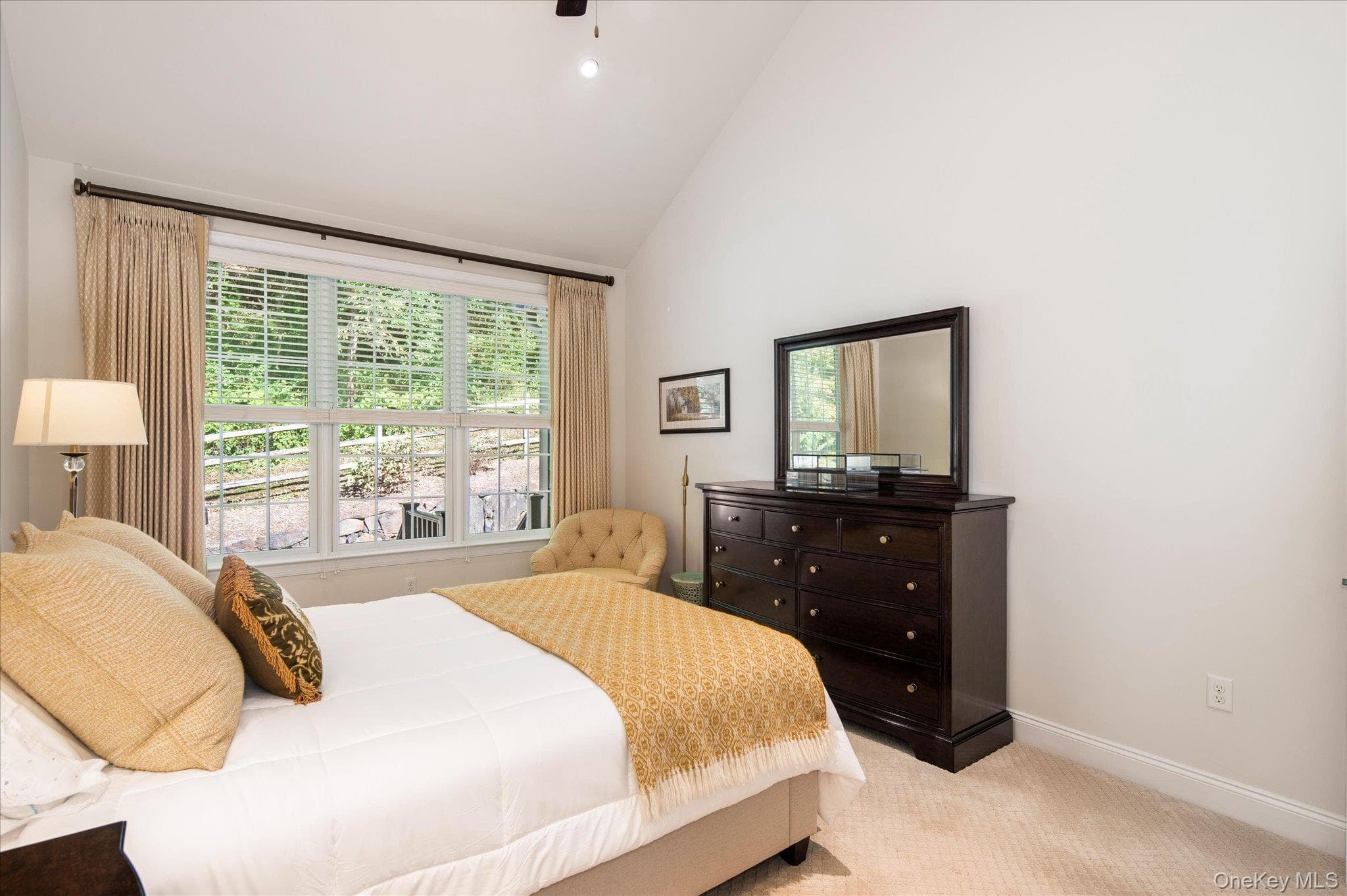 13 Bernheimer Lane thumbnail 16