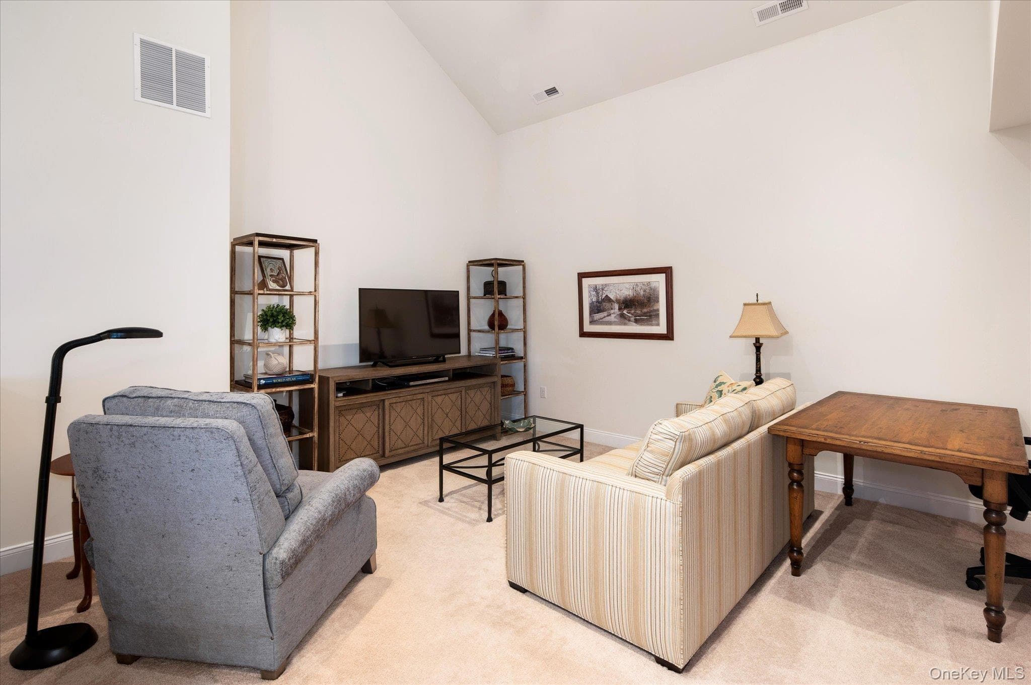 13 Bernheimer Lane thumbnail 22