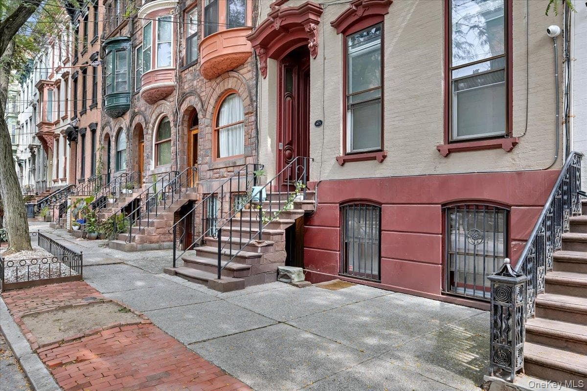 137 Lancaster Street thumbnail 4