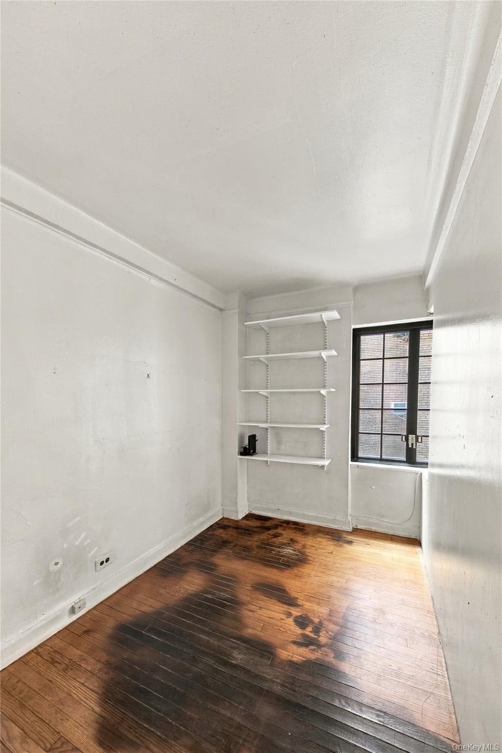 211 East 35th St Unit: 4B thumbnail 6