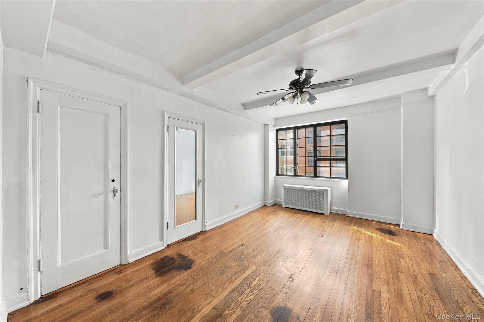 211 East 35th St Unit: 4B thumbnail 4