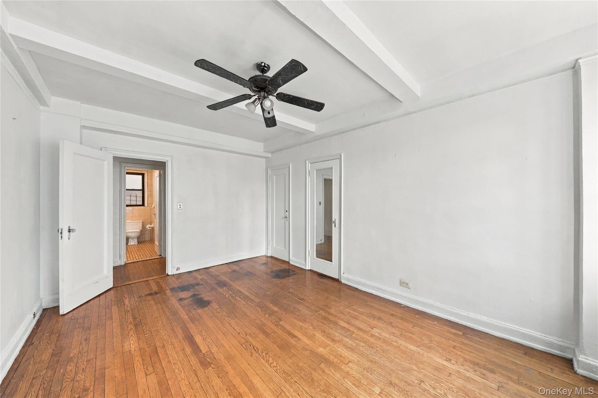 211 East 35th St Unit: 4B thumbnail 5