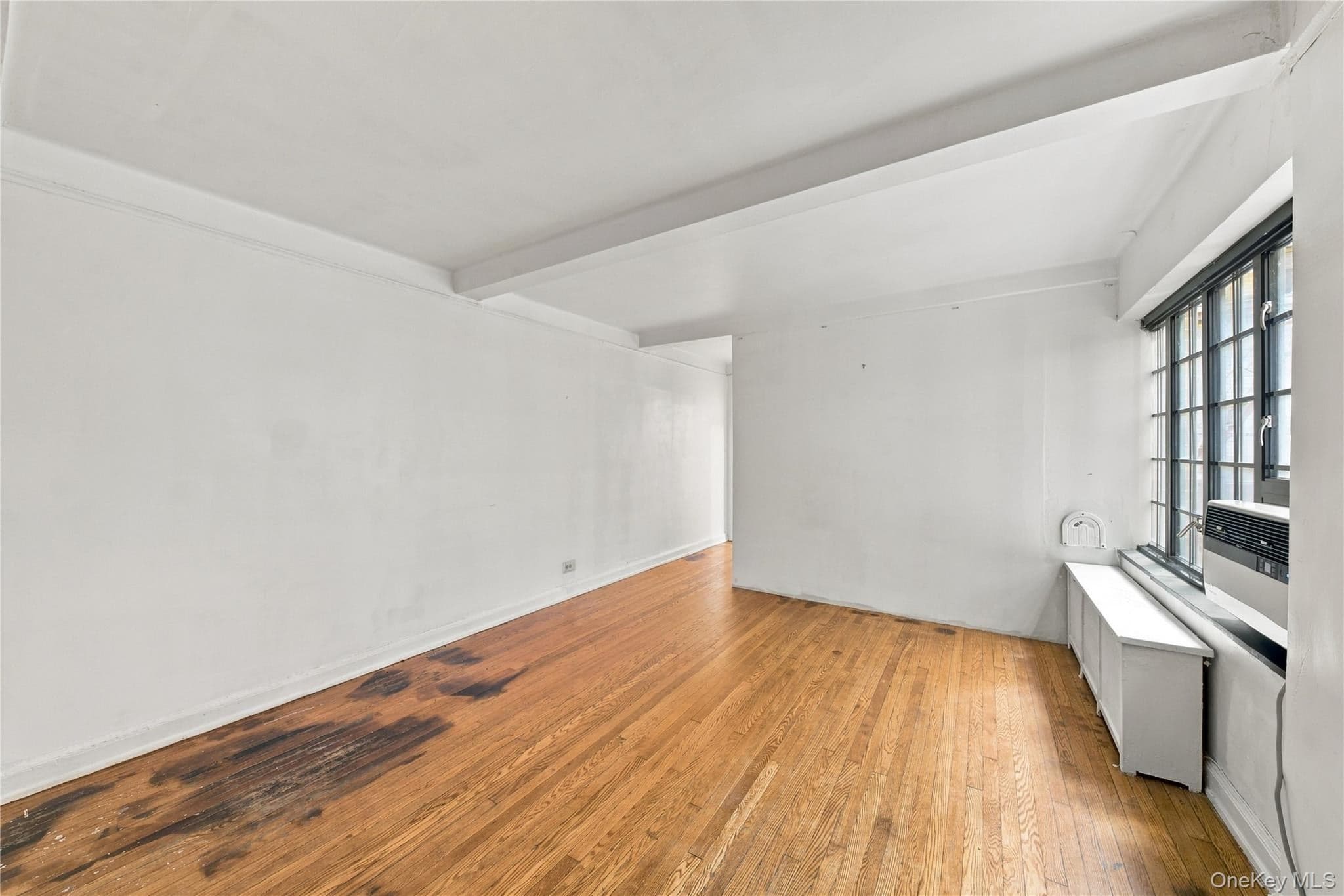 211 East 35th St Unit: 4B thumbnail 3