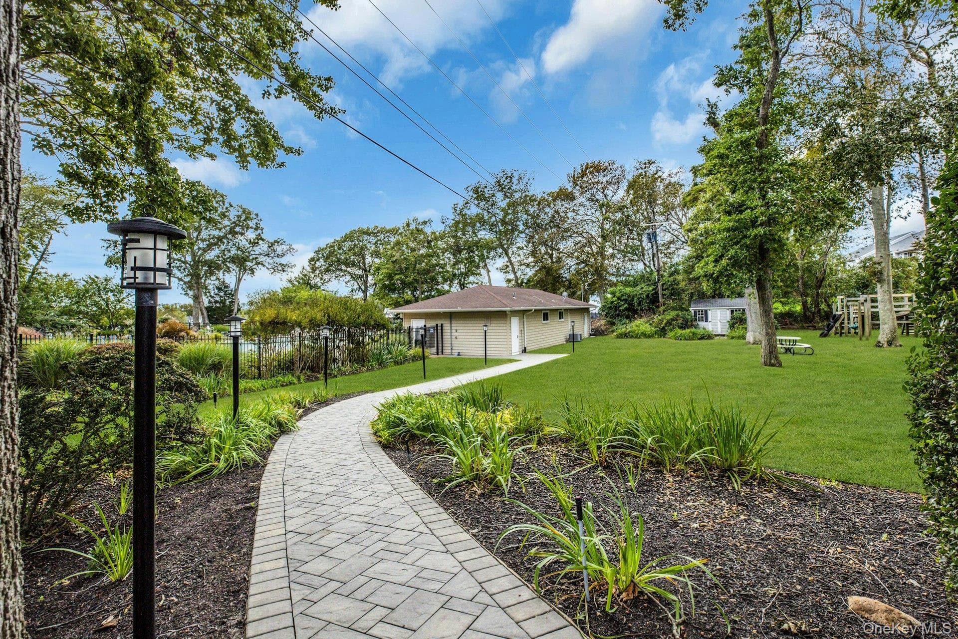 3103 Bluffs Drive thumbnail 22