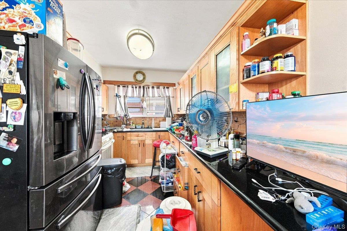 1405 E 233rd Street thumbnail 14