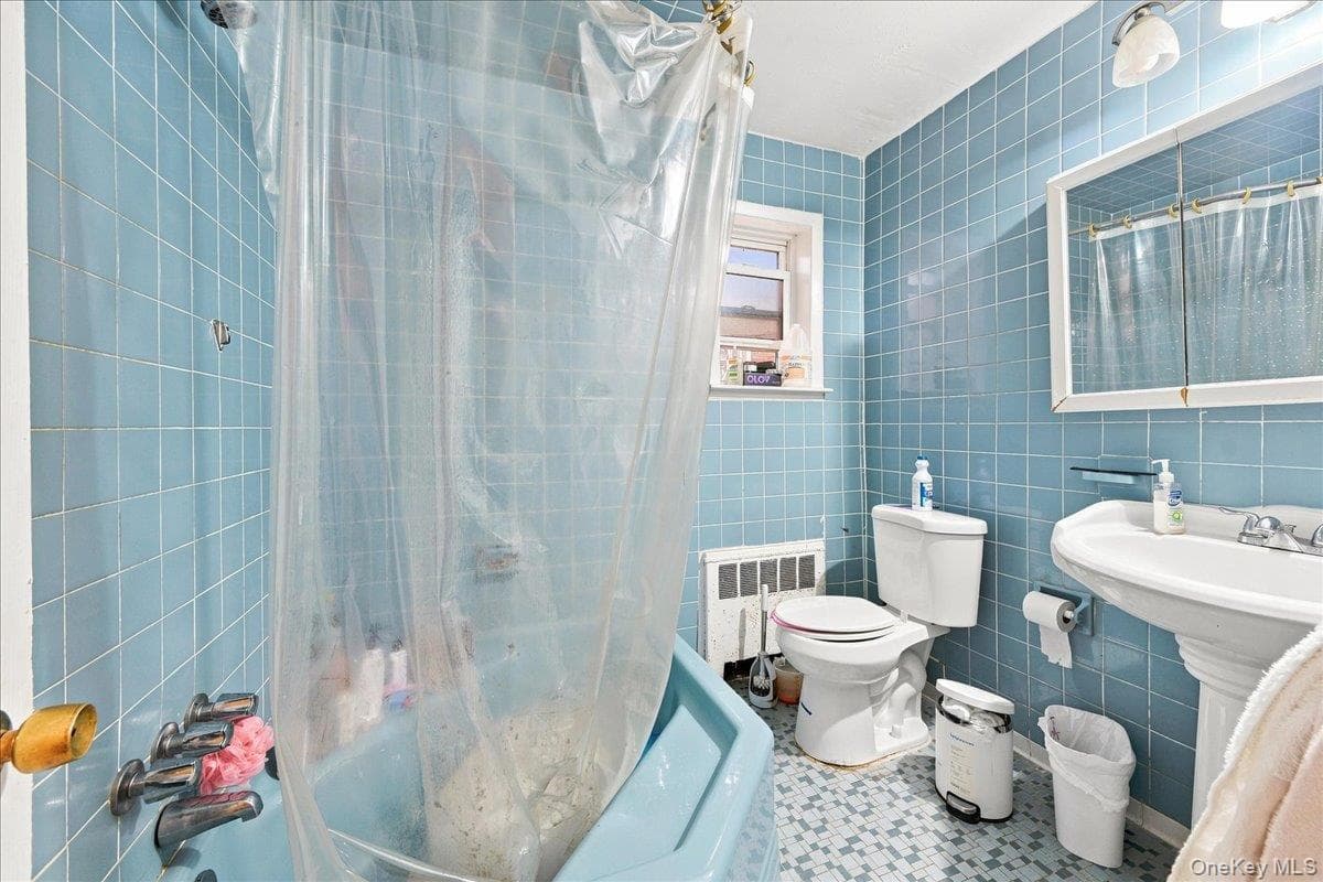 1405 E 233rd Street thumbnail 6