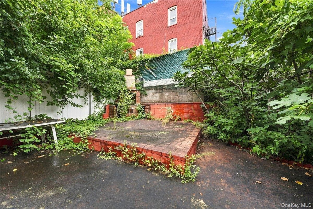 1405 E 233rd Street thumbnail 26