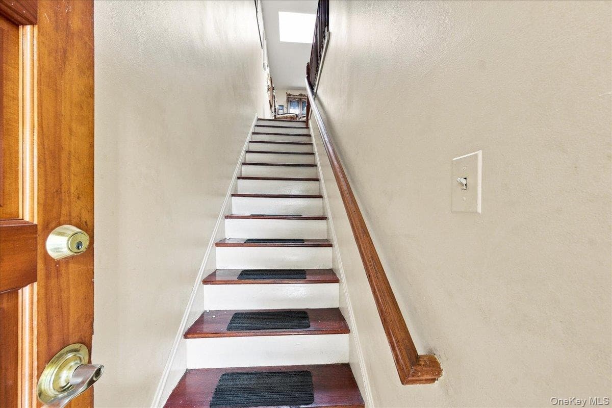 1405 E 233rd Street thumbnail 20