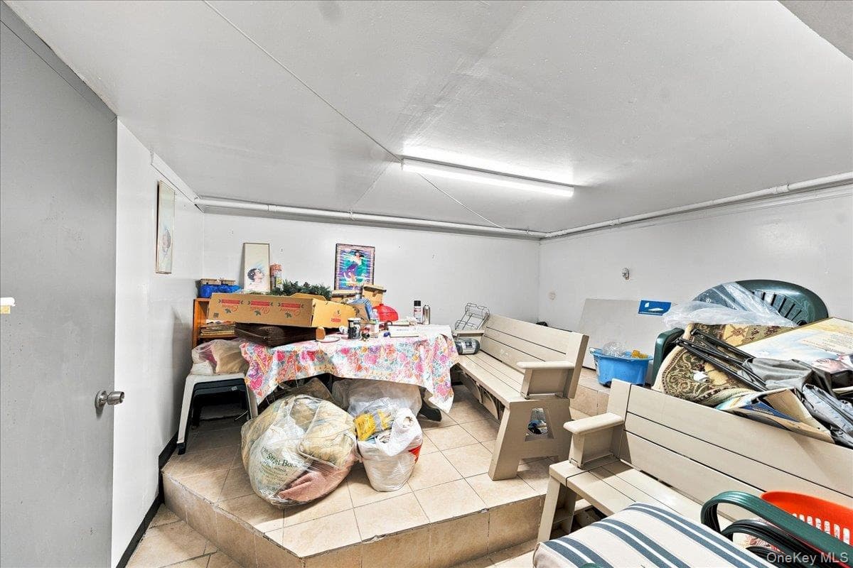 1405 E 233rd Street thumbnail 21