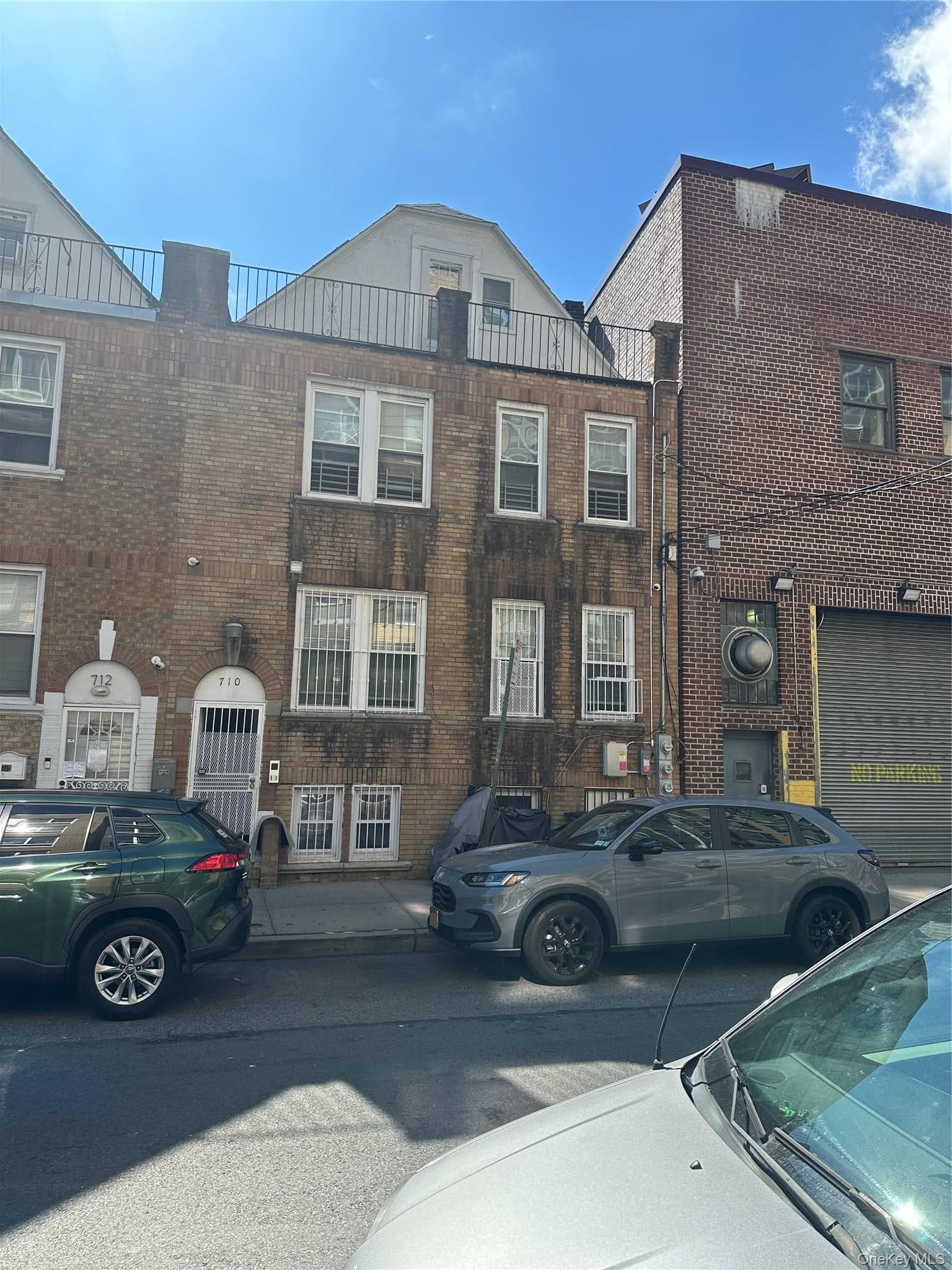 710 E 211th Street thumbnail 2