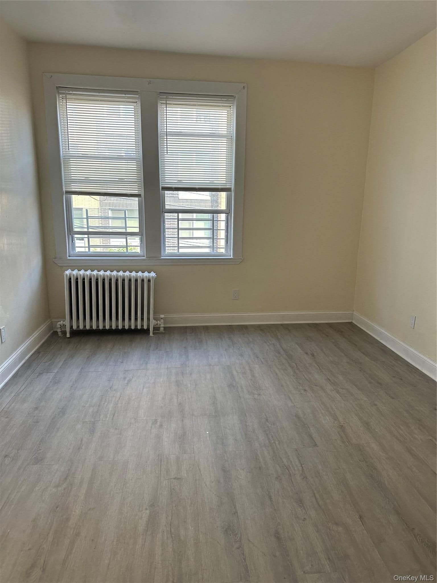 710 E 211th Street thumbnail 6