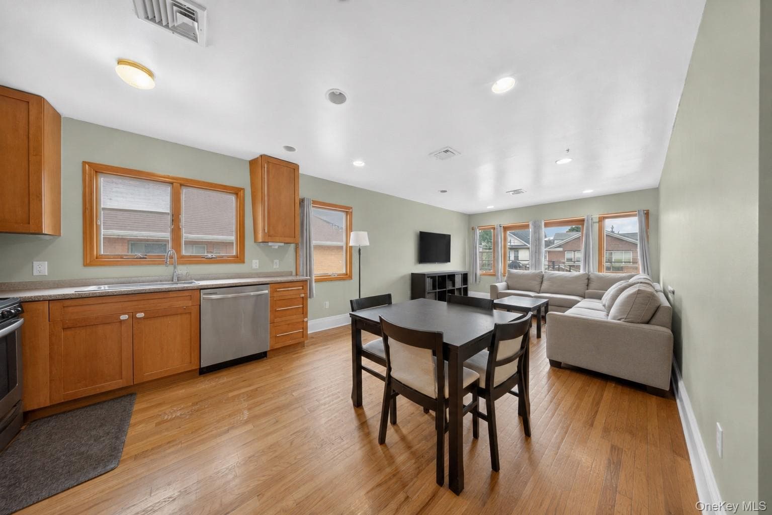 4215 161st Street thumbnail 19