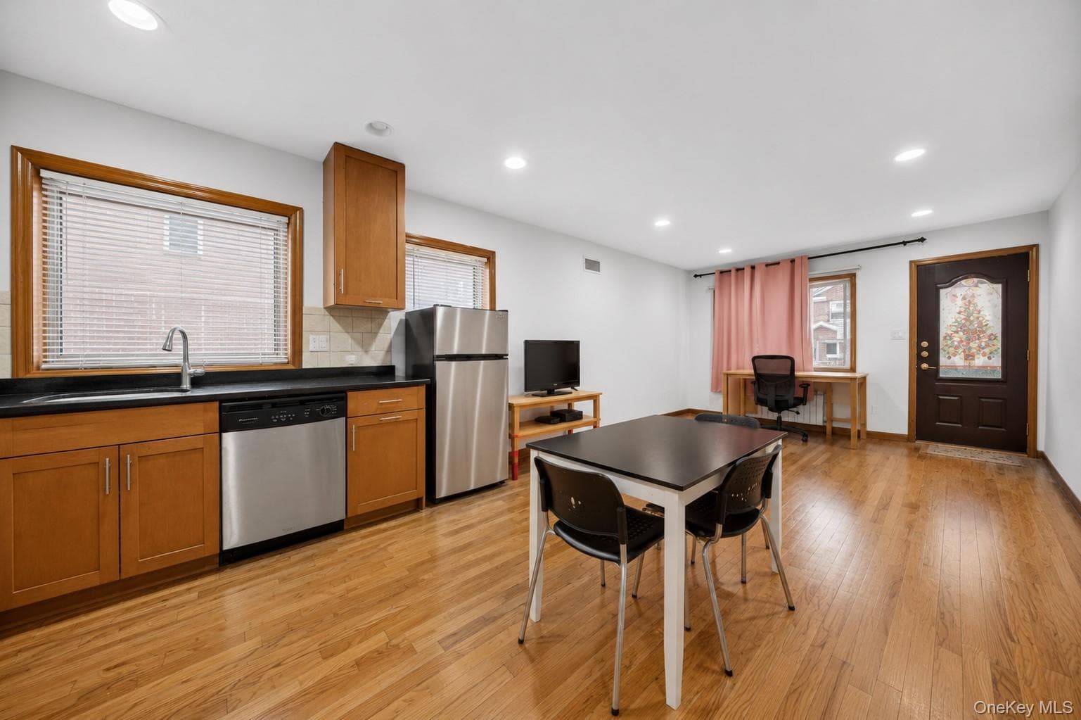 4215 161st Street thumbnail 14