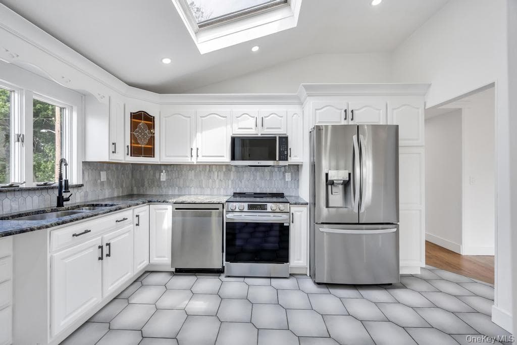 2331 Neptune Avenue thumbnail 4