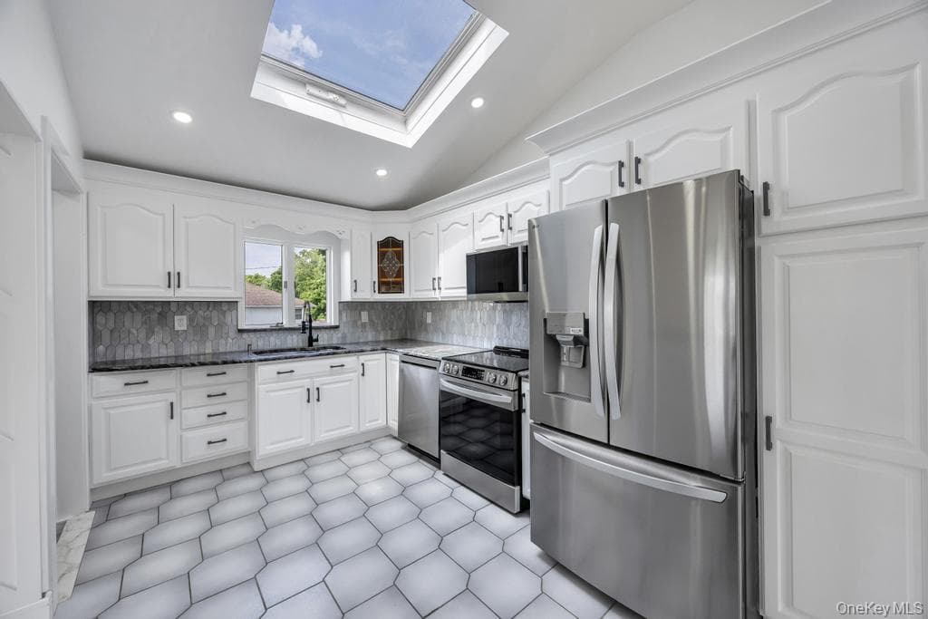 2331 Neptune Avenue thumbnail 7