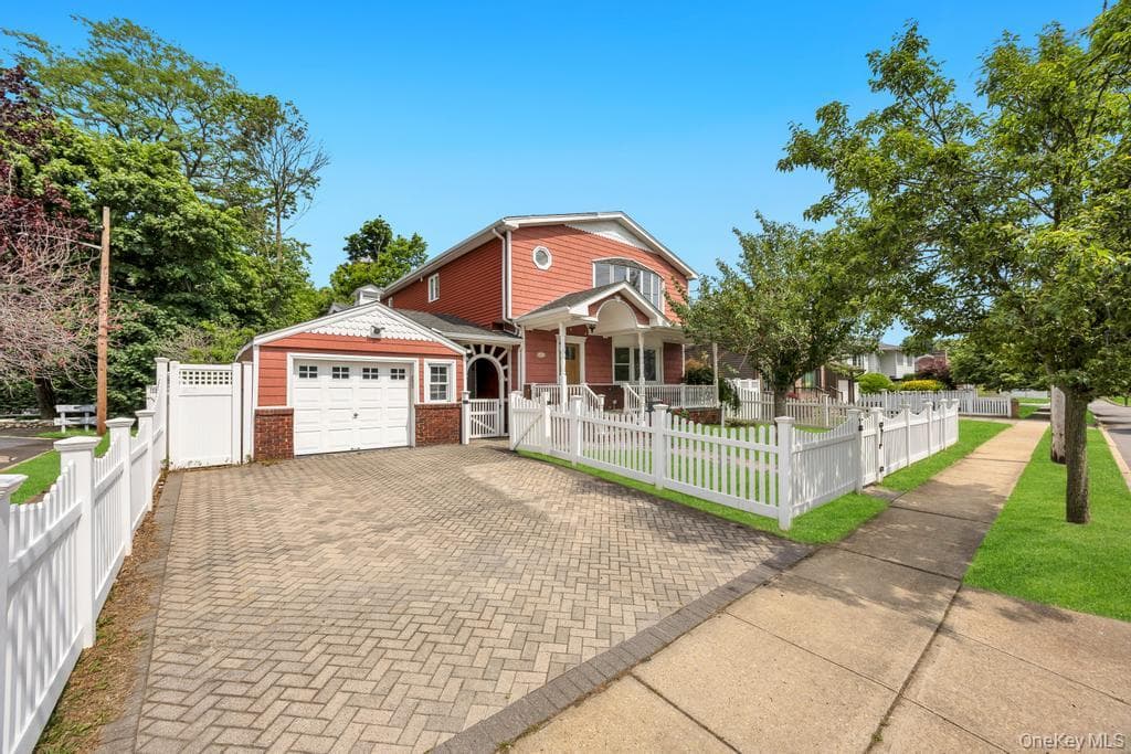 2331 Neptune Avenue thumbnail 2