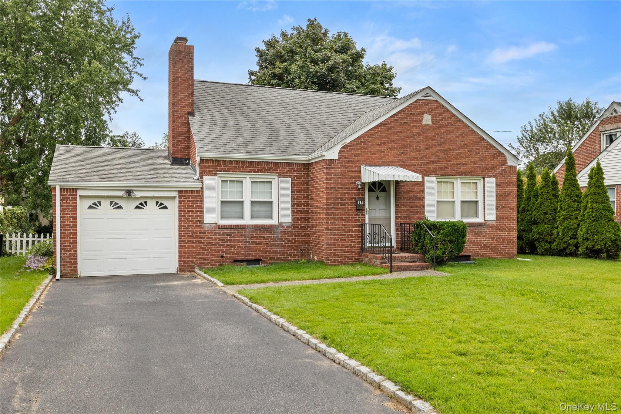 12 Benjamin Avenue photo 1
