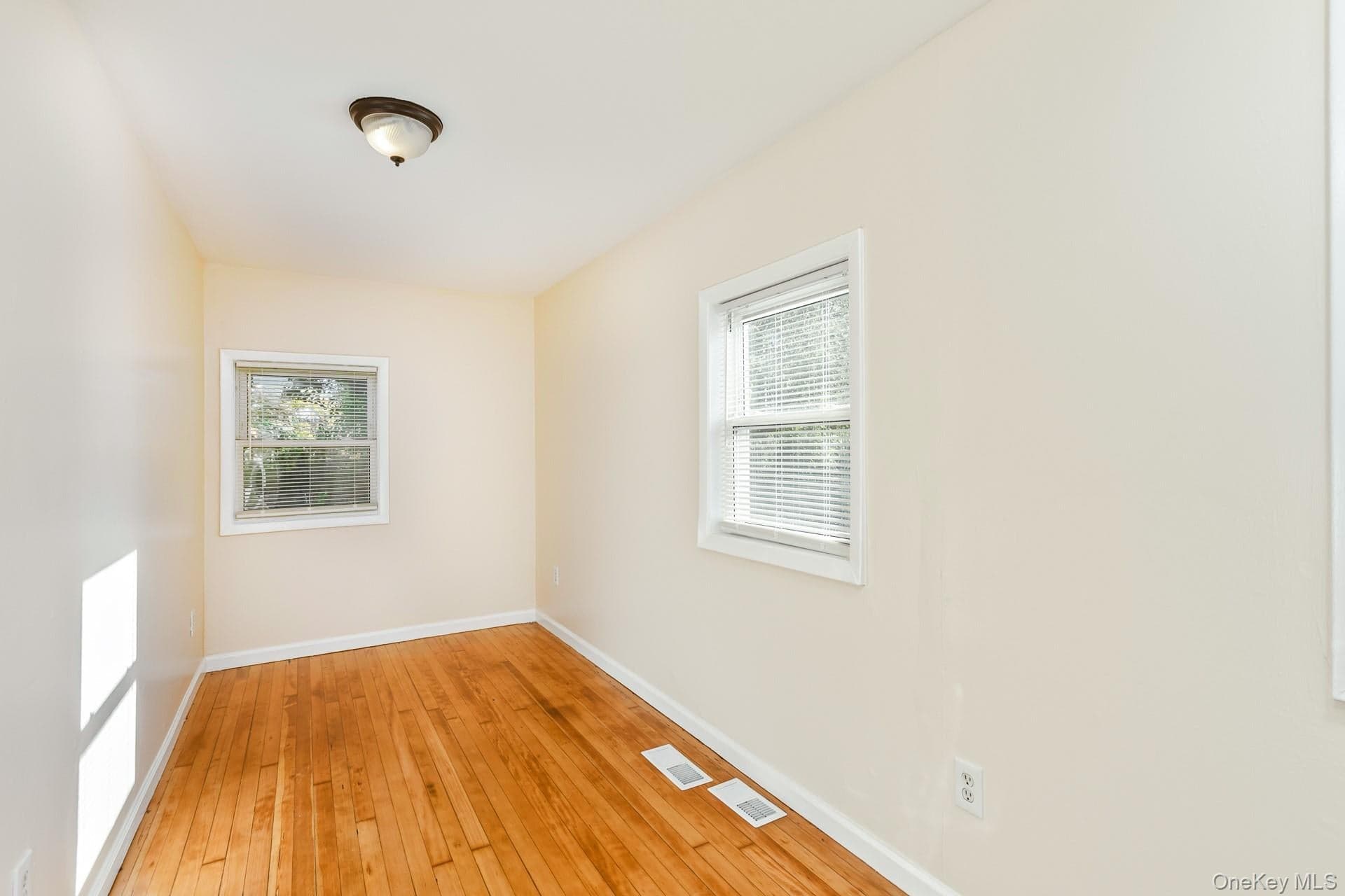 860 Flanders Road thumbnail 23