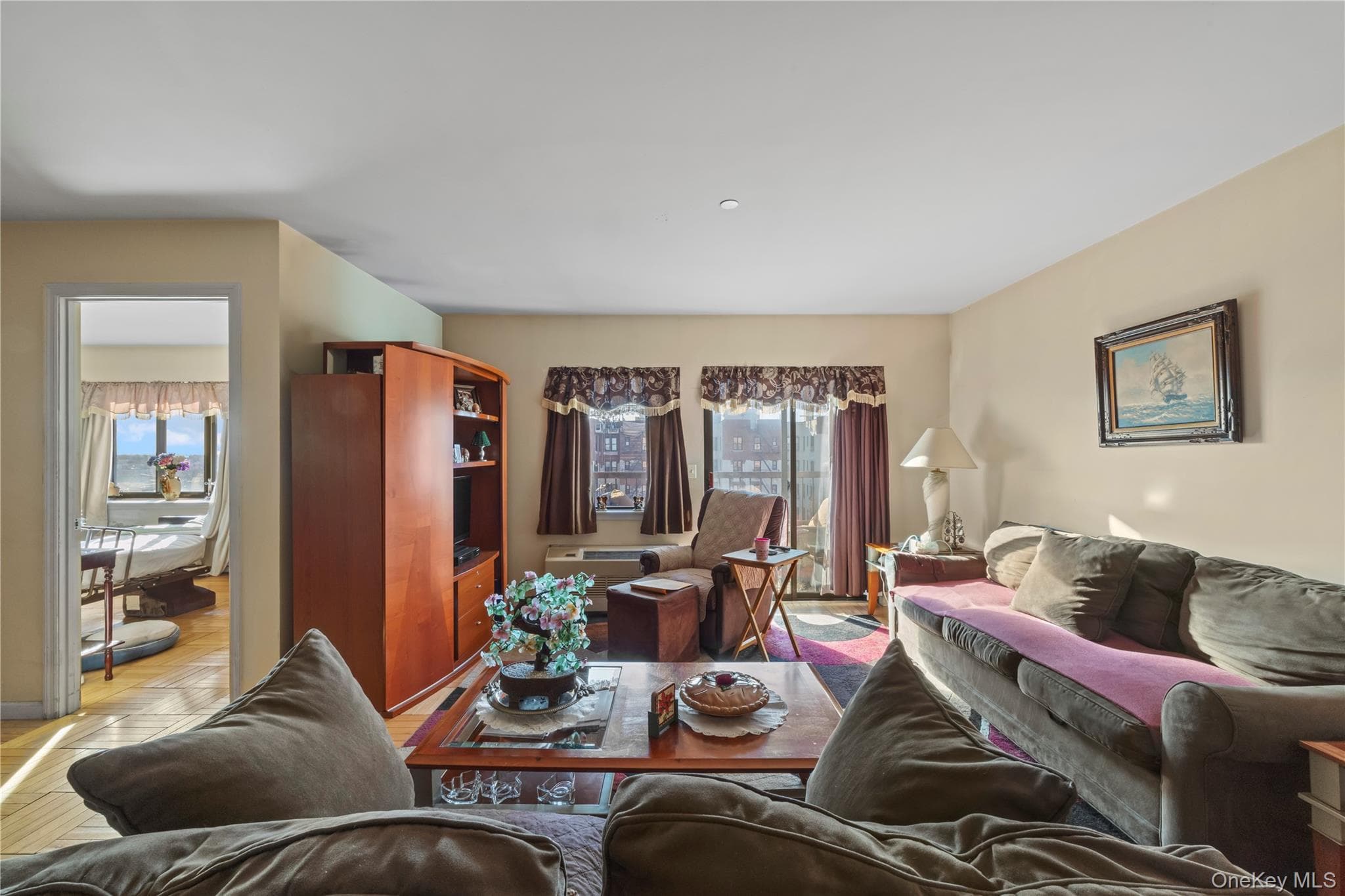 1600 Parkview Avenue Unit: 7C thumbnail 2