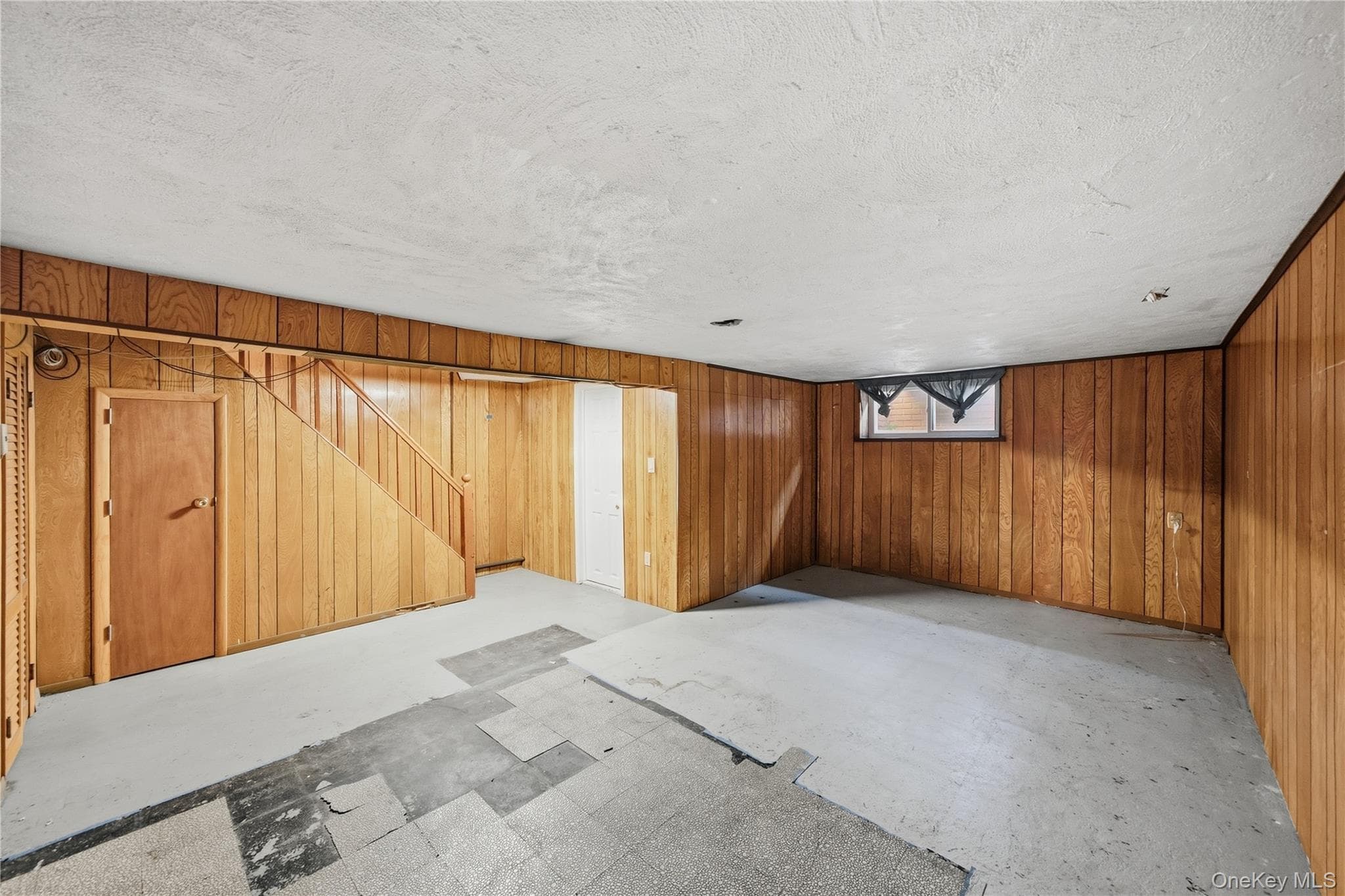 61-17 81st Street thumbnail 14