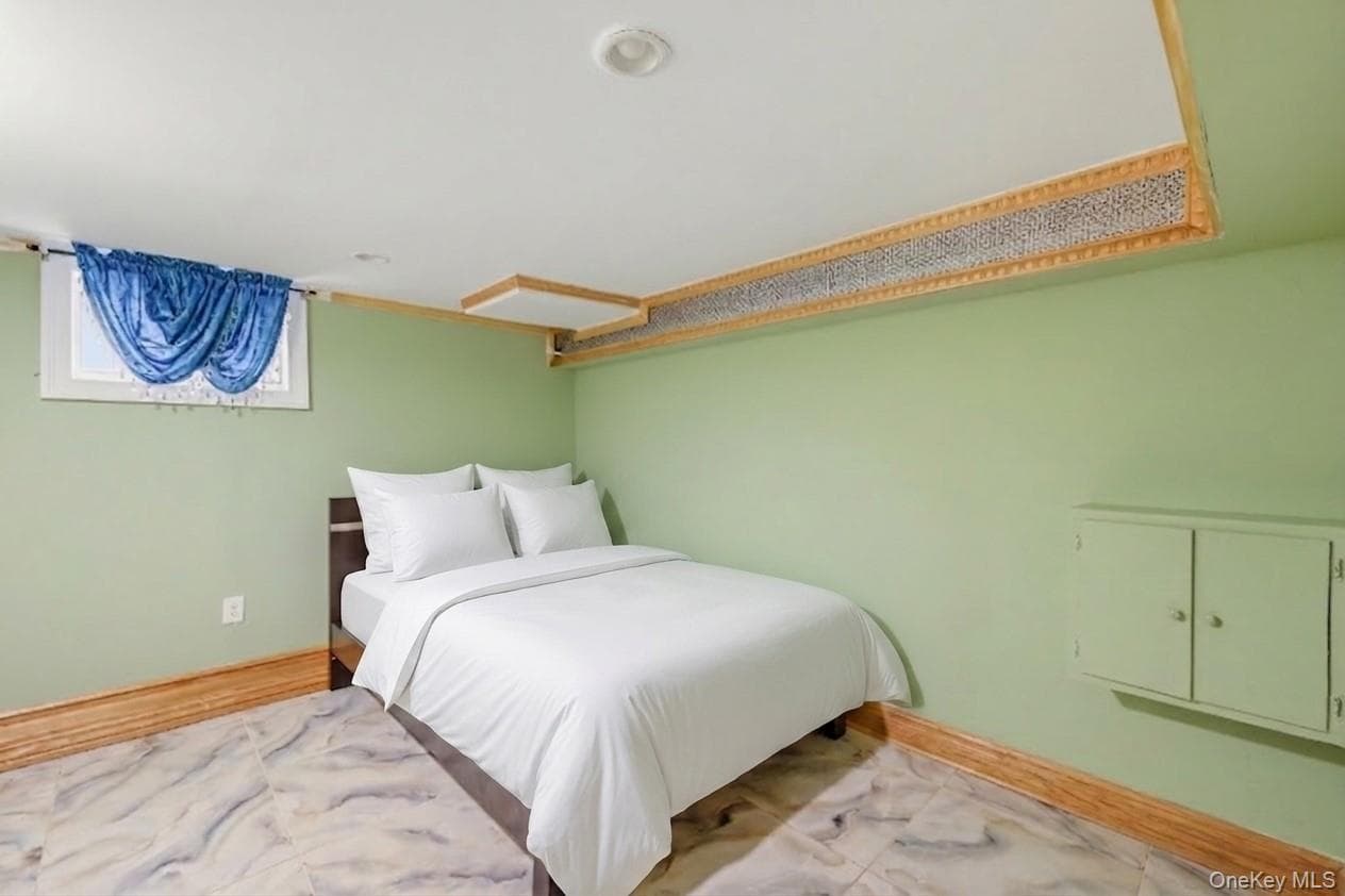 1667 E 51st Street thumbnail 18