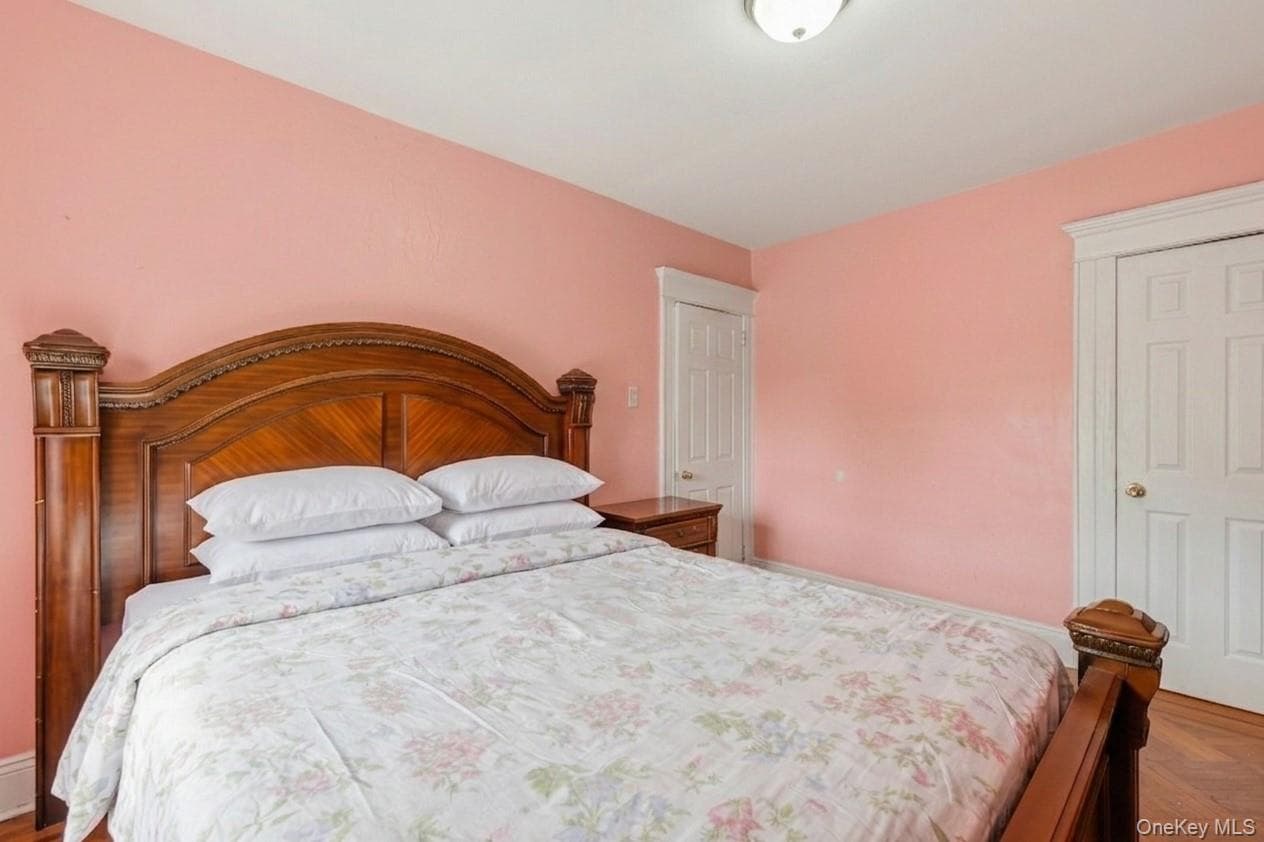1667 E 51st Street thumbnail 14
