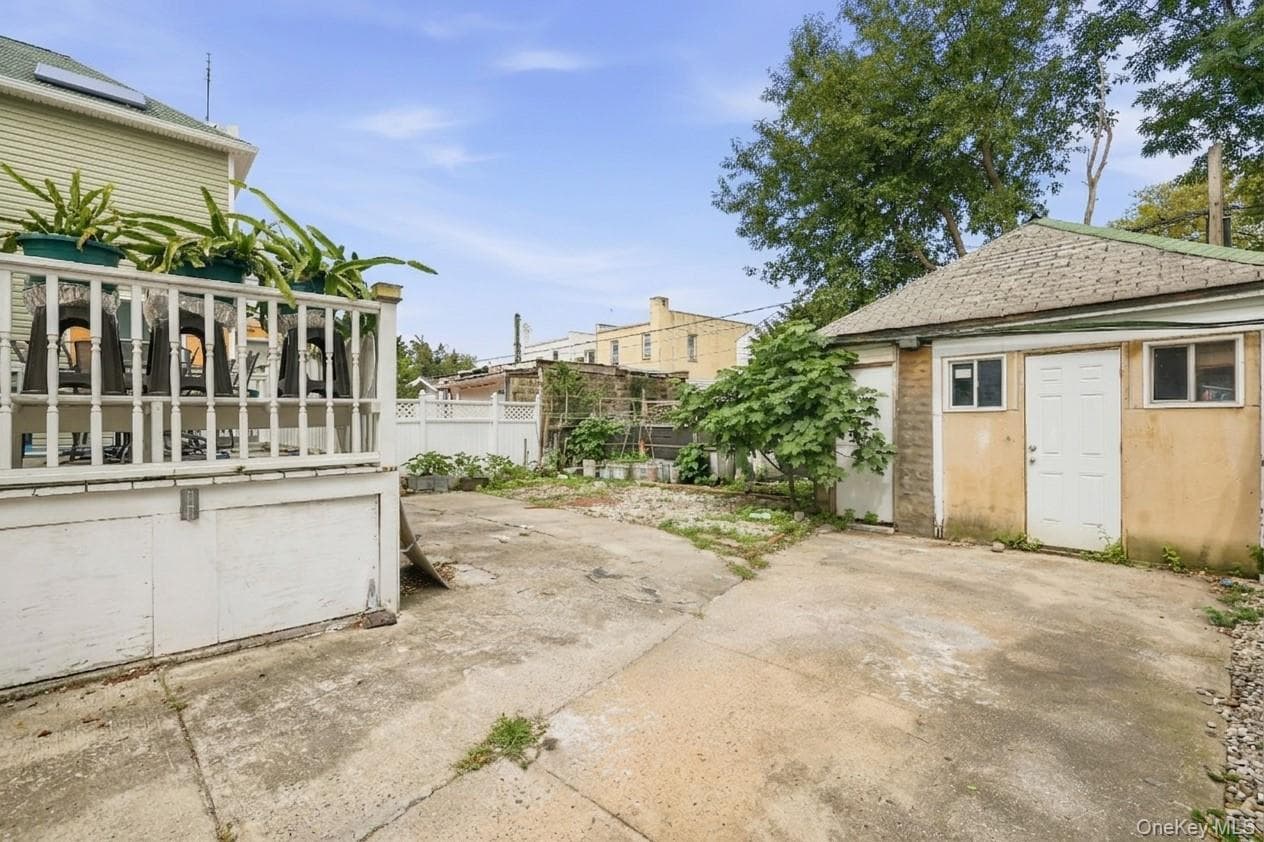 1667 E 51st Street thumbnail 27