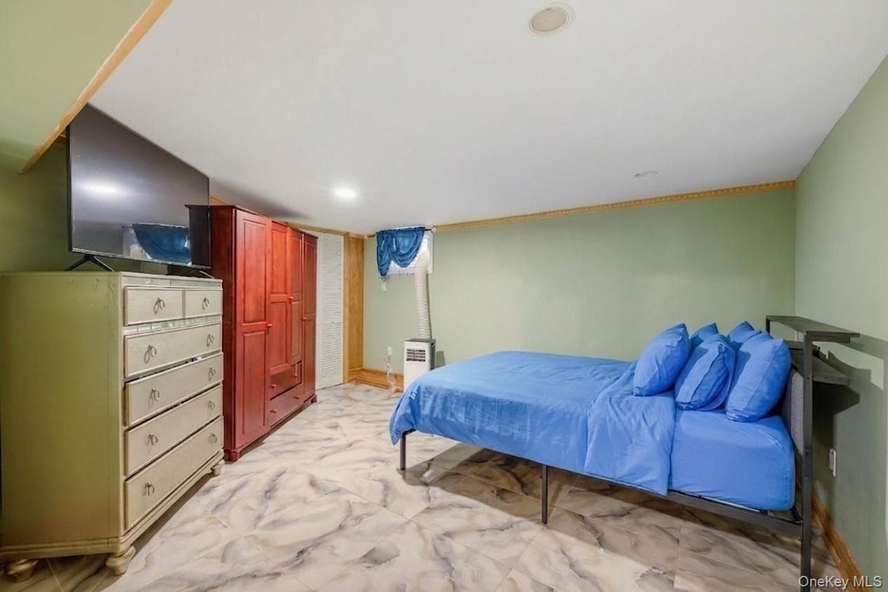 1667 E 51st Street thumbnail 19