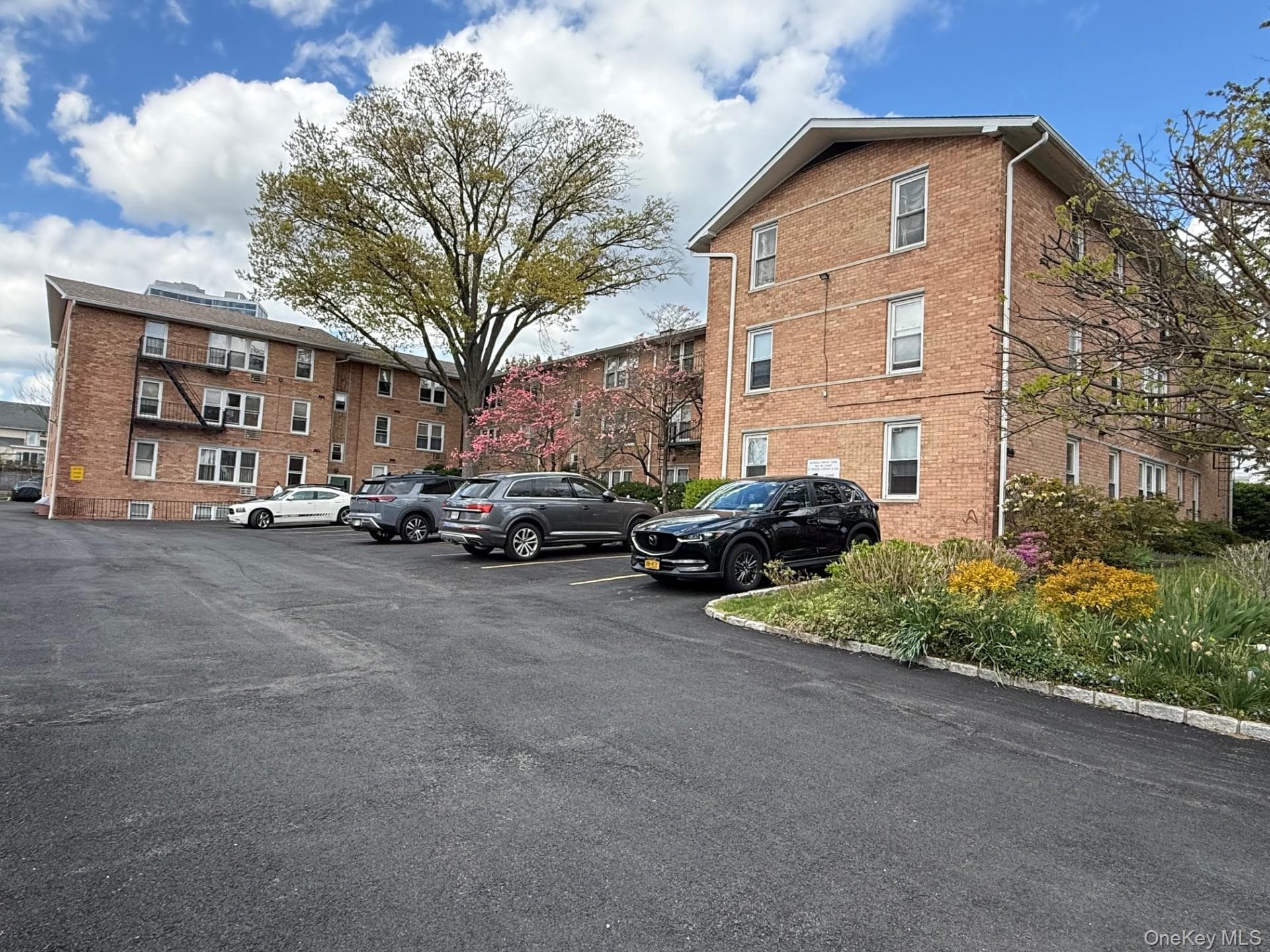 25 Trinity Place Unit: 3M, New Rochelle