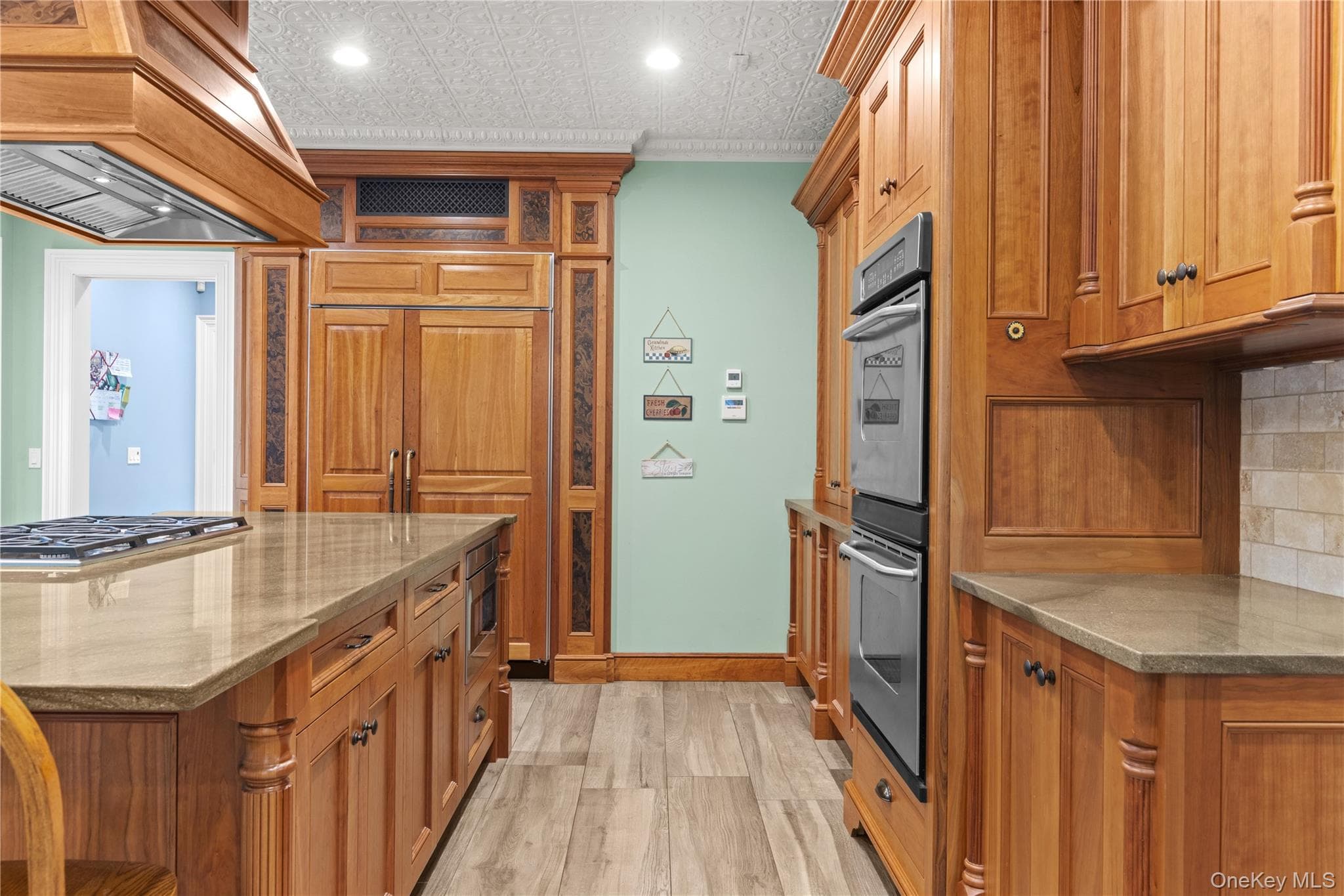 490 Wading River Road thumbnail 11