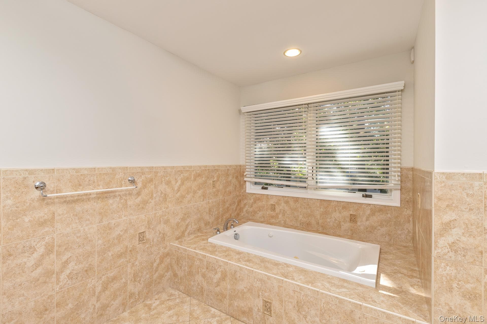 37 W Woodside Avenue thumbnail 20