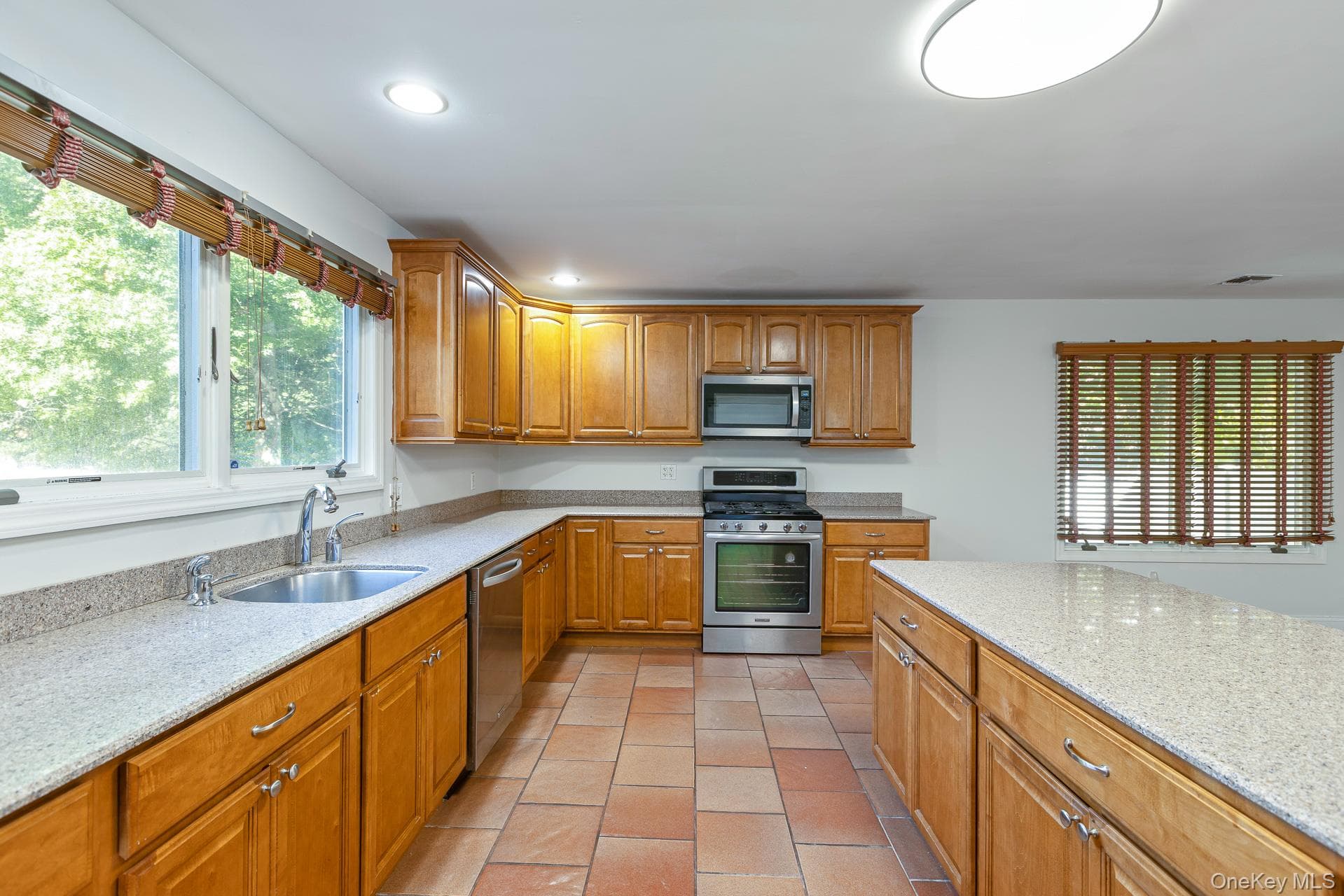 37 W Woodside Avenue thumbnail 16