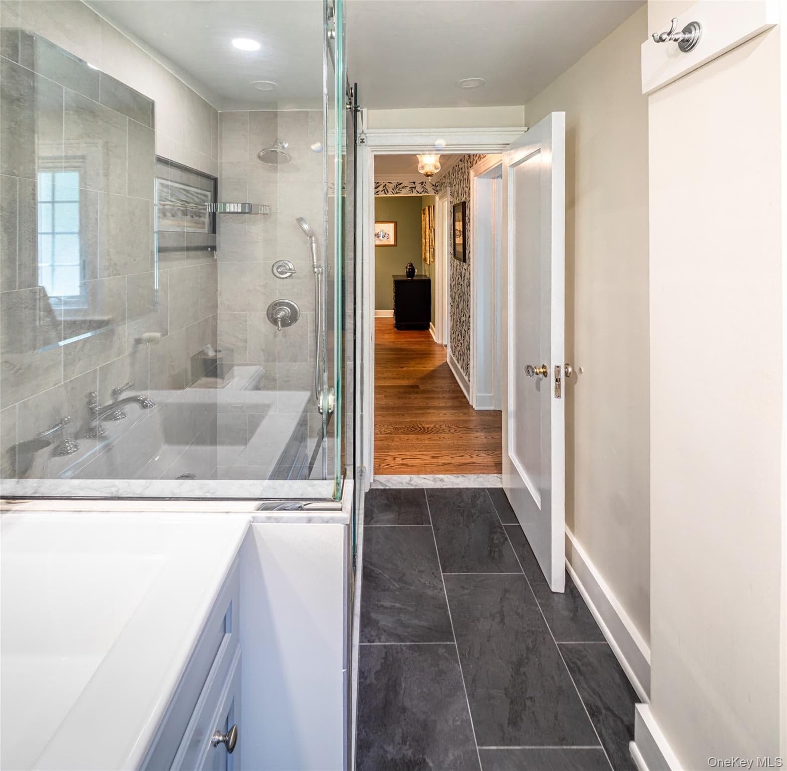 17 Beechtree Lane Unit: 2E thumbnail 15