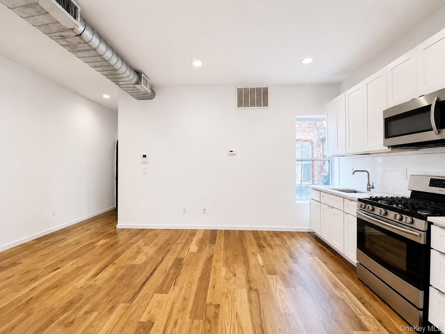 85 Rockaway Avenue thumbnail 2