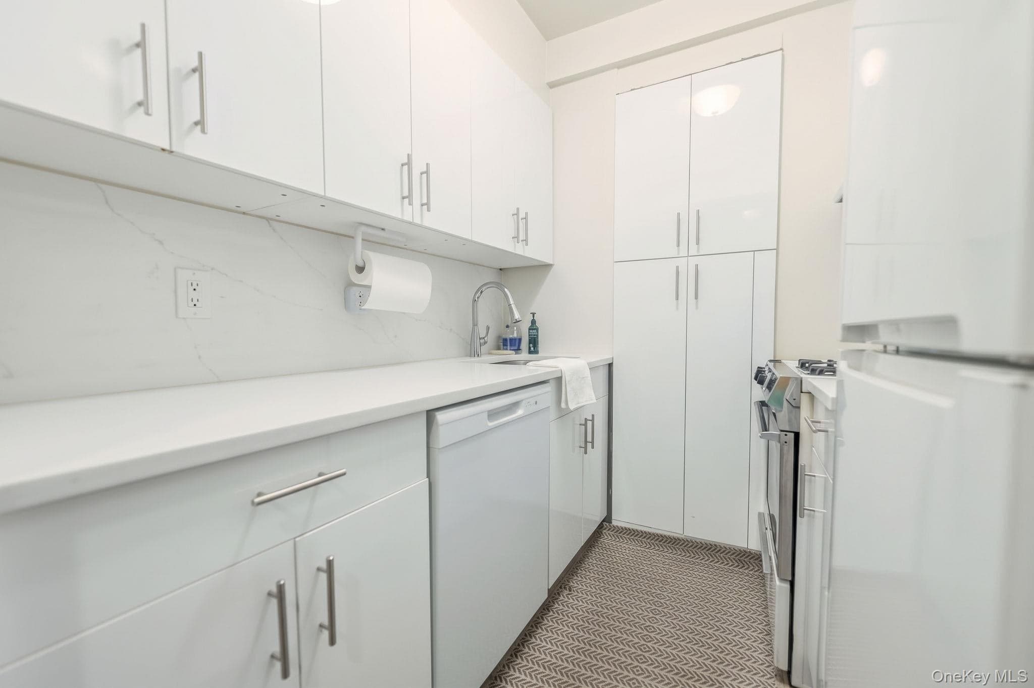 141 E 55th Street Unit: 4H thumbnail 5