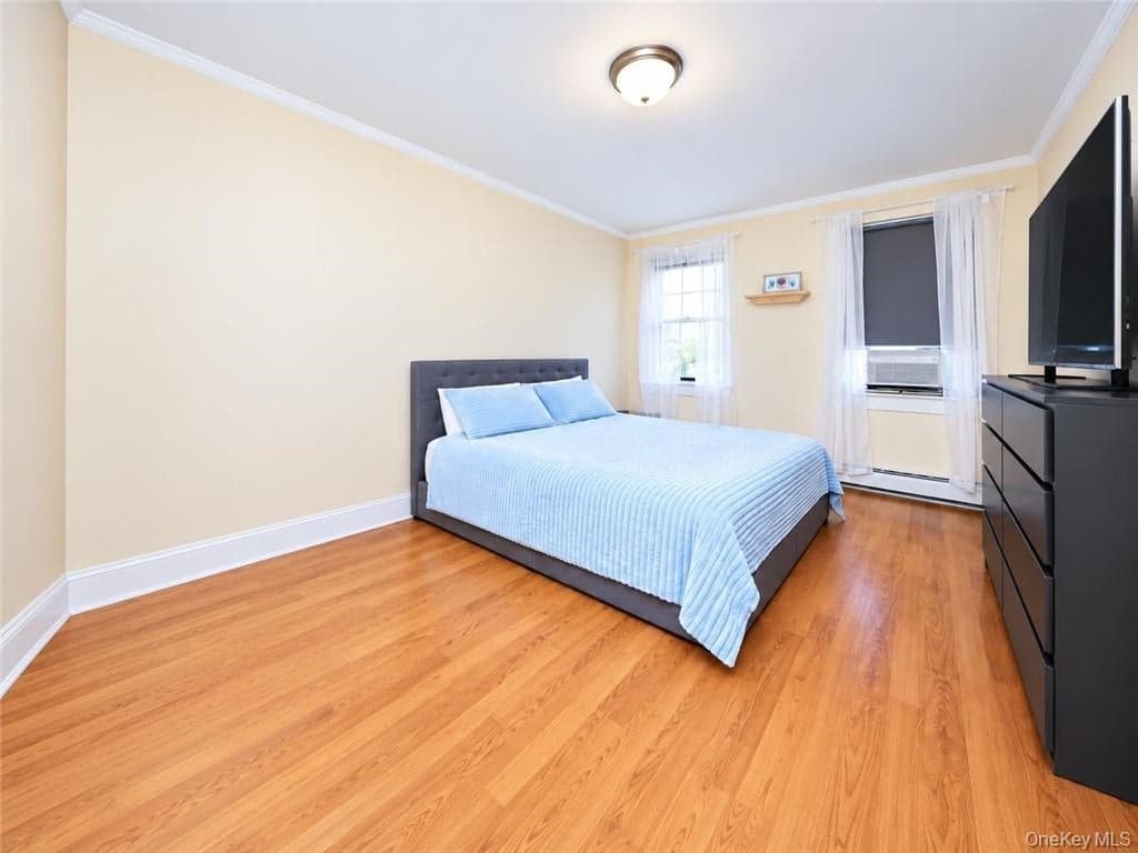 2345 E 26th Street thumbnail 15