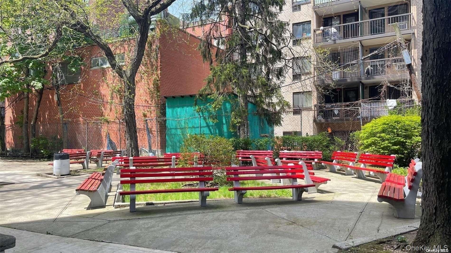 142-05 Roosevelt Avenue Unit: 721, Flushing