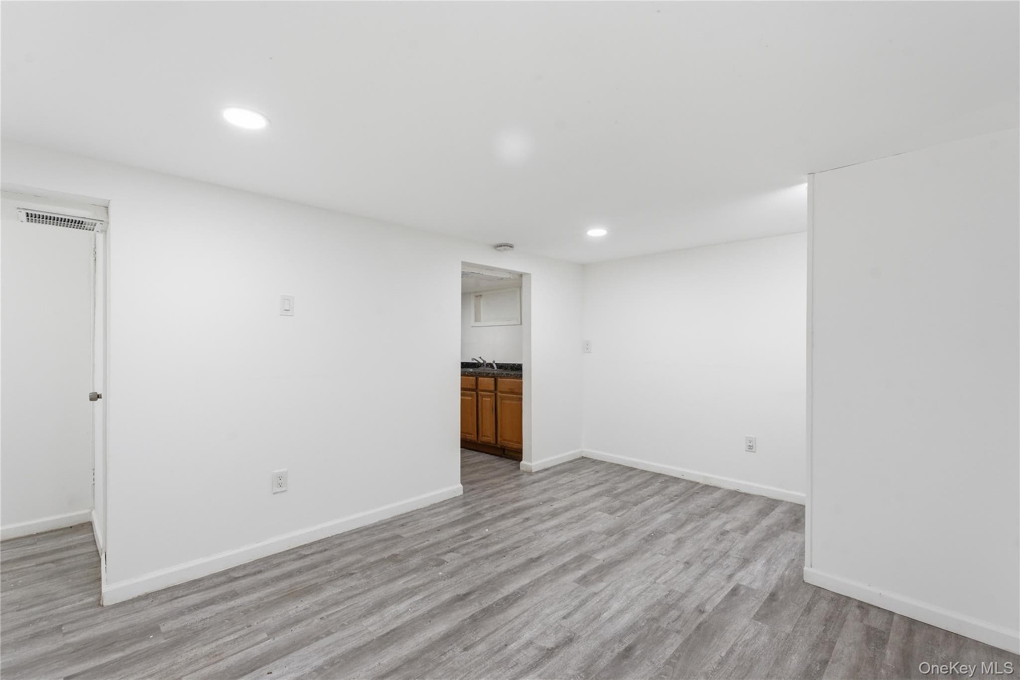 332 Crooked Hill Road thumbnail 12