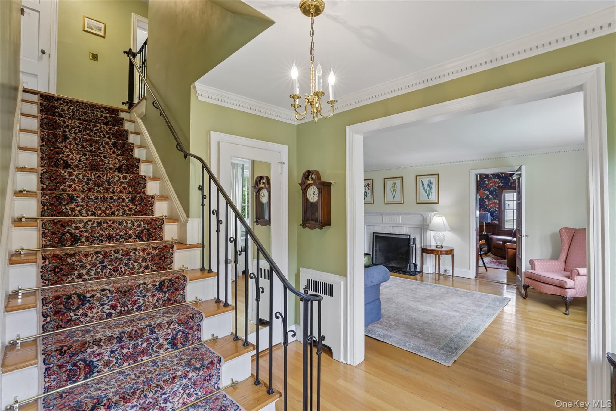 105 Stewart Avenue thumbnail 2