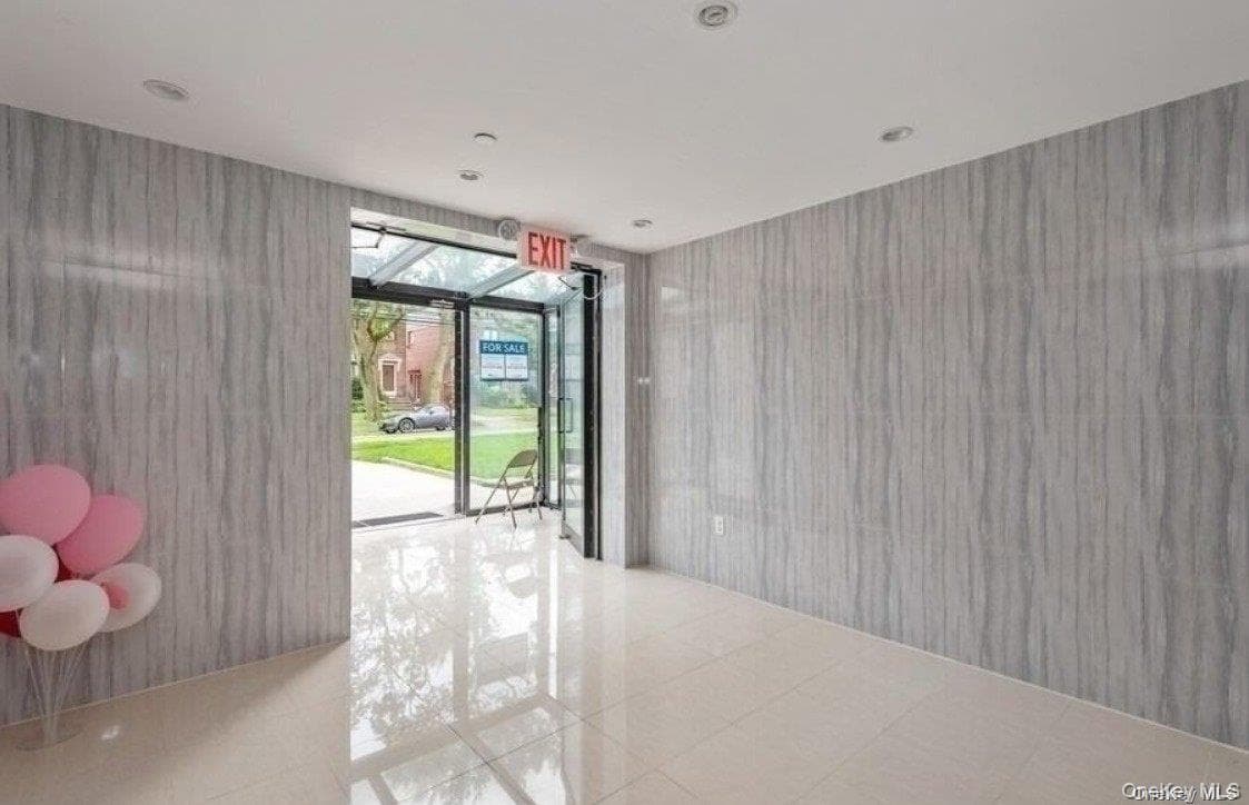 214-11 35th Avenue Unit: C9 thumbnail 4