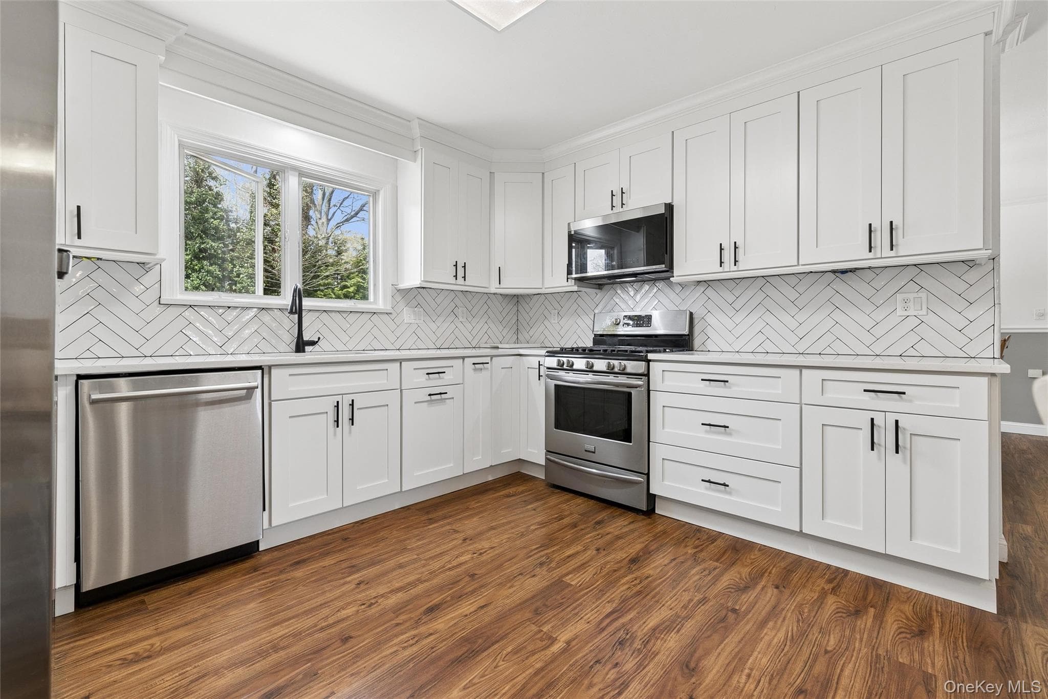 680 Westview Drive thumbnail 8