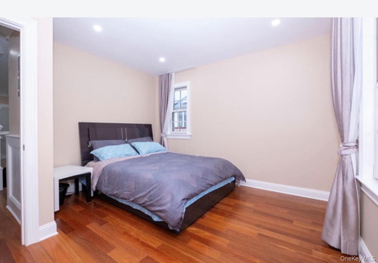 24814 Van Zandt Avenue thumbnail 16