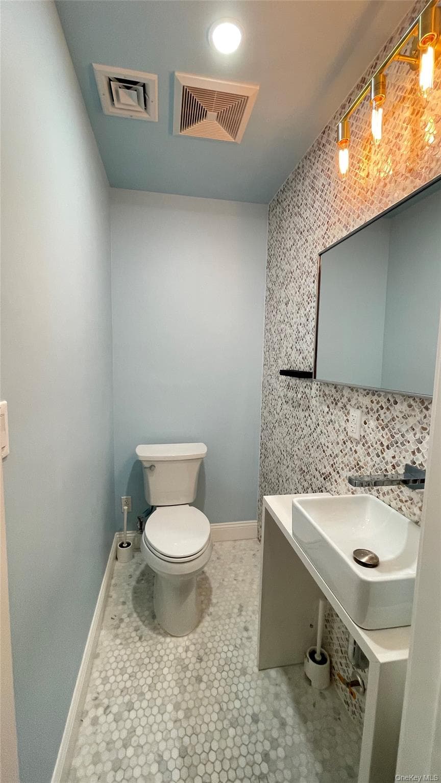 24814 Van Zandt Avenue thumbnail 28