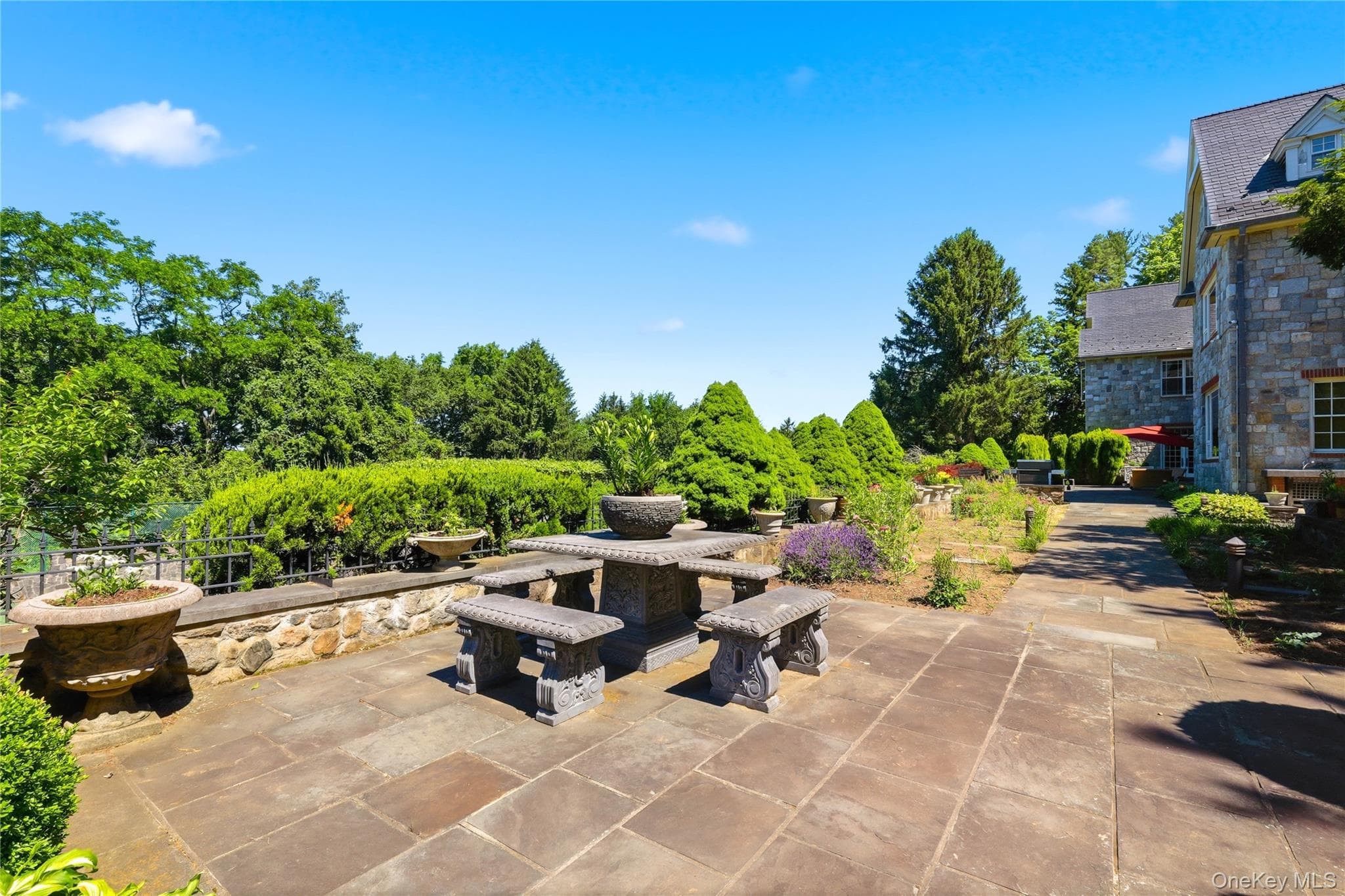196 Mclain Street thumbnail 41