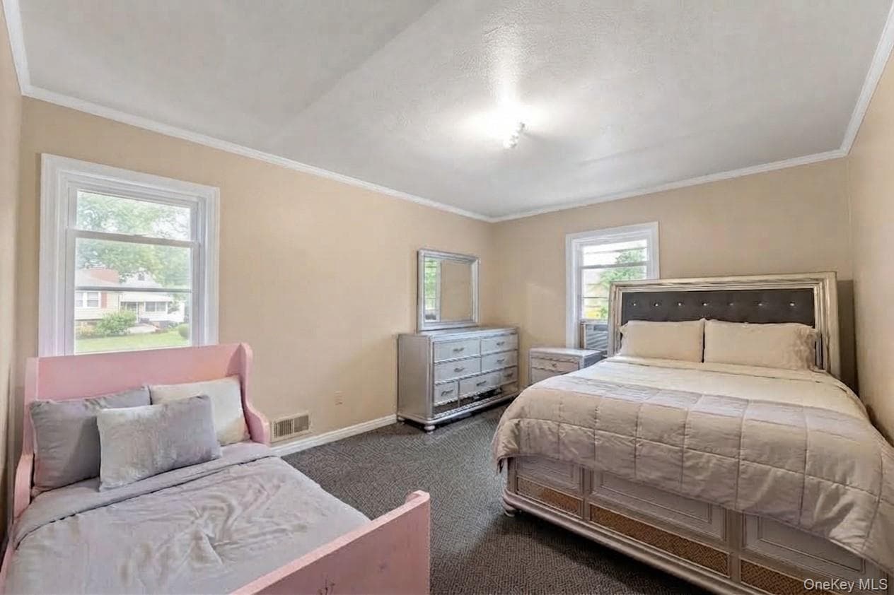 684 Newton Avenue thumbnail 2