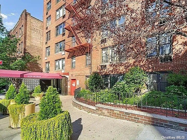 41-31 51st Street Unit: 6M, Woodside