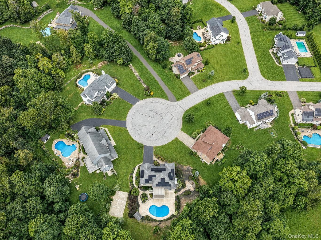 131 Winding Brook Court thumbnail 4