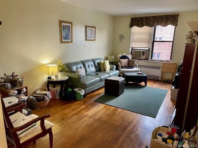 48-21 40th Street Unit: 4B thumbnail 4